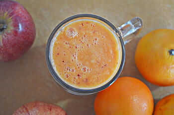 Apple, Orange Smoothie With Spirulina for Acne Control