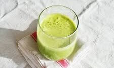 healthy breakfast smoothie with arugula and apple