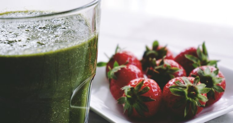 Greens and Berries Smoothie  To Clear Acne