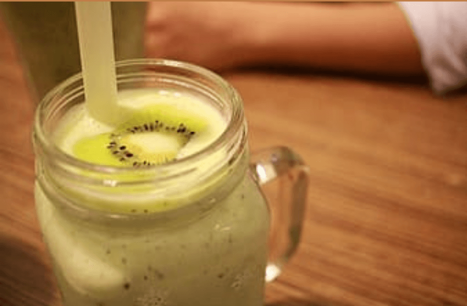 pineapple kiwi energy smoothie