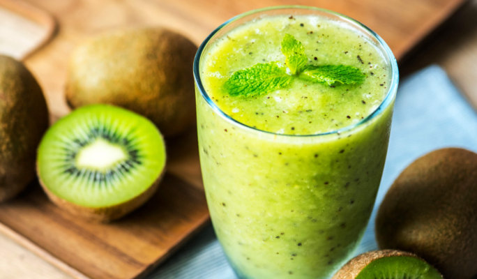 Kiwi and Mint Healthy Green Breakfast Smoothie - 50 Friendly