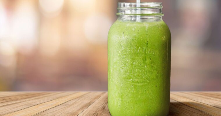 The Clear Skin Green Smoothie – An Acne-Fighting Power Drink