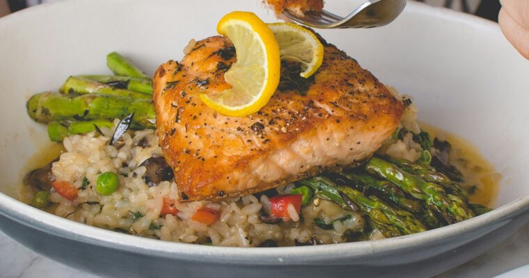 Baked Cod with Quinoa & Steamed Asparagus